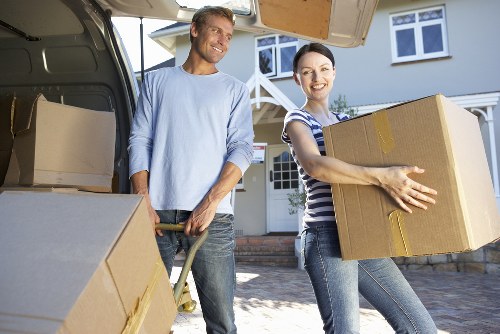 Kentish Town movers assisting with flat and business removals
